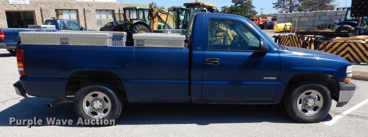 image for item DL3064 2002 Chevrolet Silverado 1500  pickup truck