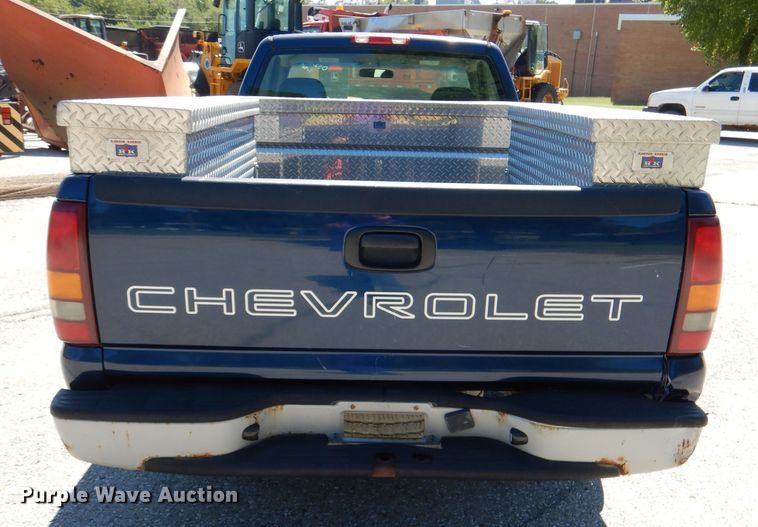 image for item DL3064 2002 Chevrolet Silverado 1500  pickup truck
