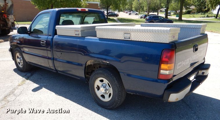 image for item DL3064 2002 Chevrolet Silverado 1500  pickup truck