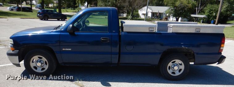 image for item DL3064 2002 Chevrolet Silverado 1500  pickup truck