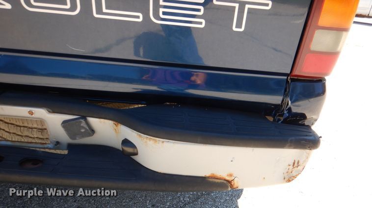 image for item DL3064 2002 Chevrolet Silverado 1500  pickup truck