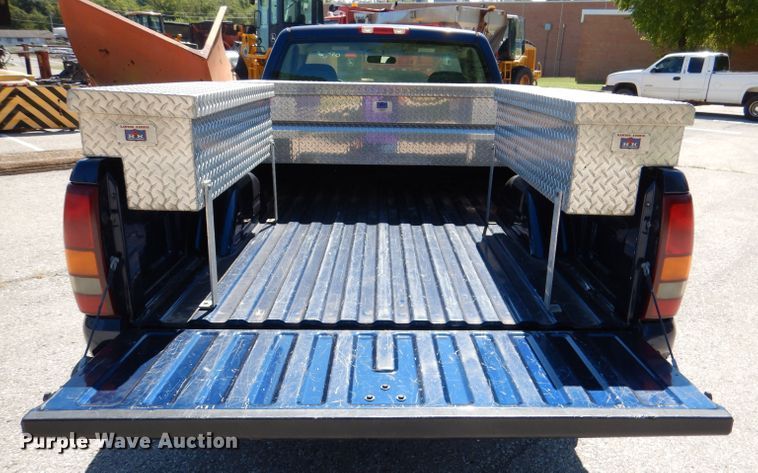 image for item DL3064 2002 Chevrolet Silverado 1500  pickup truck