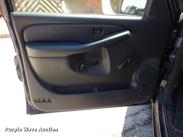 image for item DL3064 2002 Chevrolet Silverado 1500  pickup truck