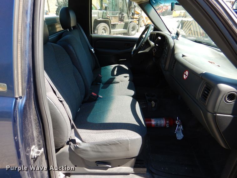 image for item DL3064 2002 Chevrolet Silverado 1500  pickup truck