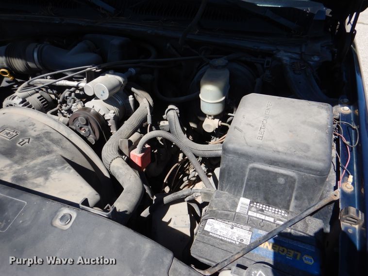 image for item DL3064 2002 Chevrolet Silverado 1500  pickup truck