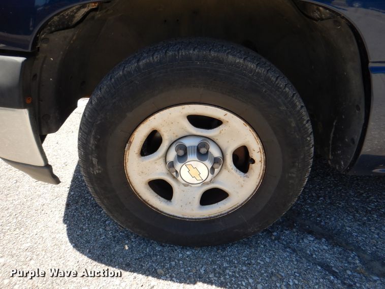 image for item DL3064 2002 Chevrolet Silverado 1500  pickup truck