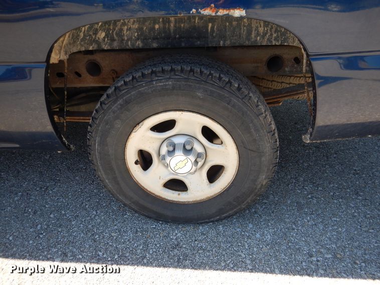 image for item DL3064 2002 Chevrolet Silverado 1500  pickup truck