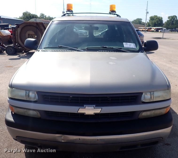 image for item DN2062 2002 Chevrolet Suburban 1500  SUV