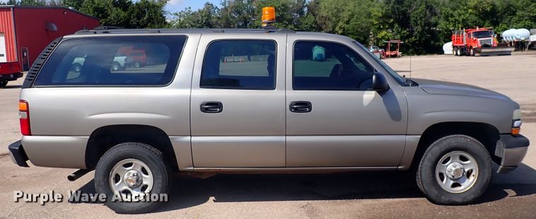 image for item DN2062 2002 Chevrolet Suburban 1500  SUV