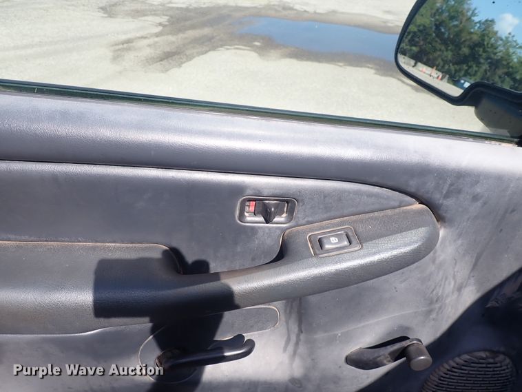 image for item DN2062 2002 Chevrolet Suburban 1500  SUV