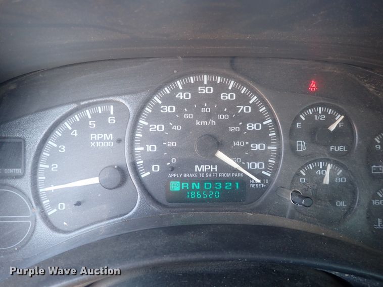 image for item DN2062 2002 Chevrolet Suburban 1500  SUV