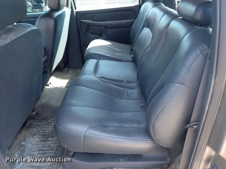 image for item DN2062 2002 Chevrolet Suburban 1500  SUV