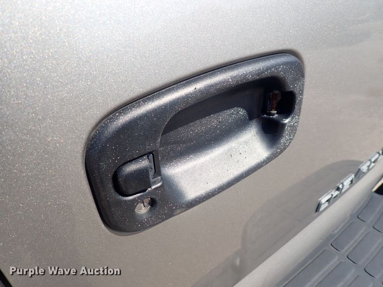 image for item DN2062 2002 Chevrolet Suburban 1500  SUV