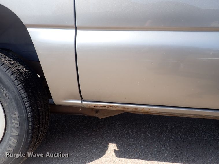 image for item DN2062 2002 Chevrolet Suburban 1500  SUV