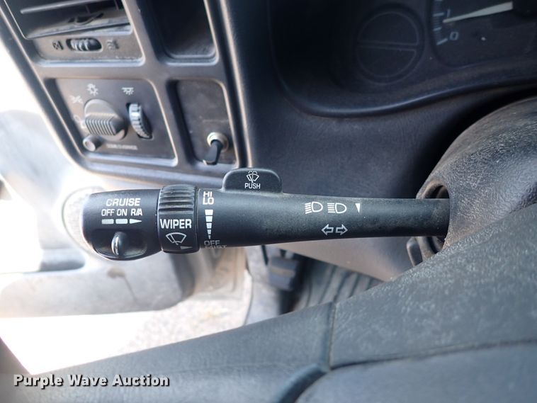 image for item DN2062 2002 Chevrolet Suburban 1500  SUV