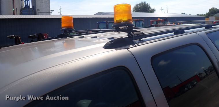 image for item DN2062 2002 Chevrolet Suburban 1500  SUV