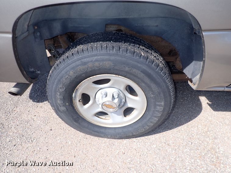 image for item DN2062 2002 Chevrolet Suburban 1500  SUV