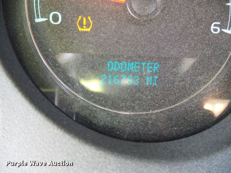 image for item GP9498 2008 Chevrolet Suburban LS  SUV