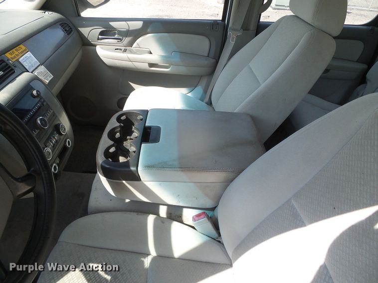 image for item GP9498 2008 Chevrolet Suburban LS  SUV