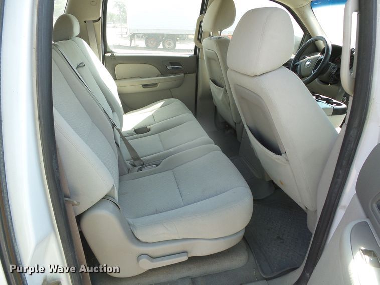image for item GP9498 2008 Chevrolet Suburban LS  SUV