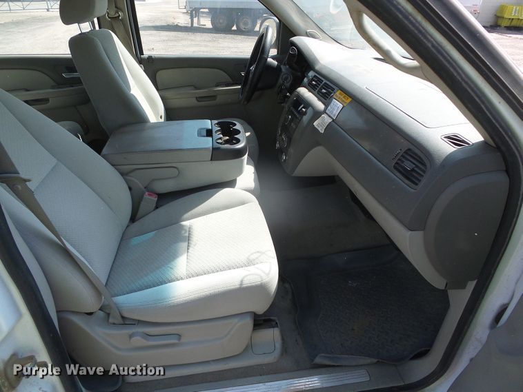 image for item GP9498 2008 Chevrolet Suburban LS  SUV