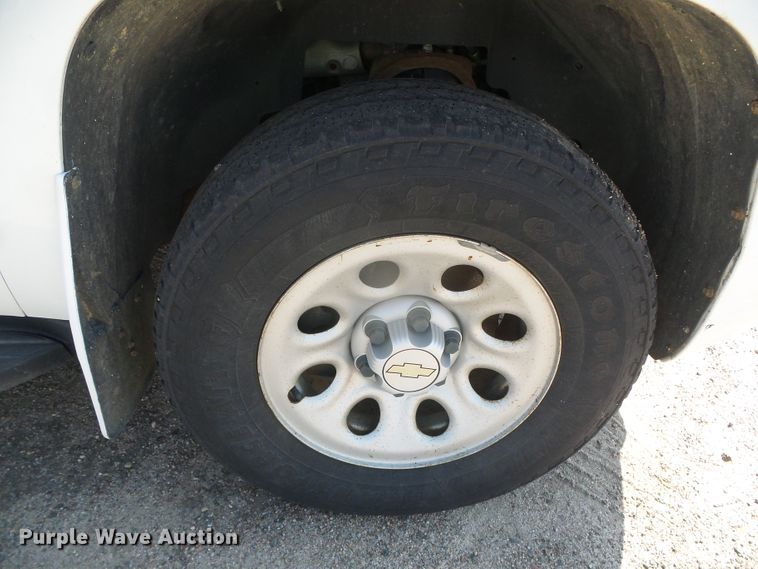 image for item GP9498 2008 Chevrolet Suburban LS  SUV