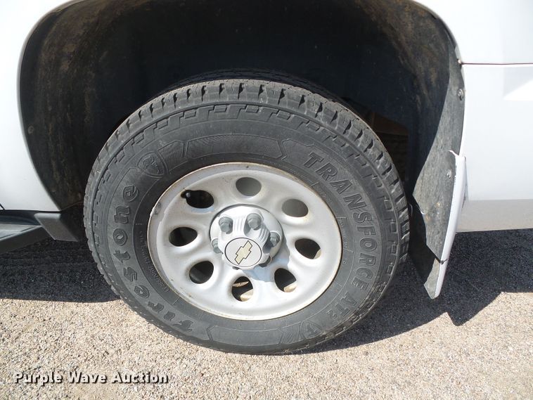 image for item GP9498 2008 Chevrolet Suburban LS  SUV