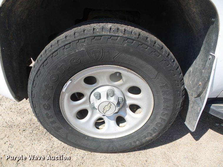 image for item GP9498 2008 Chevrolet Suburban LS  SUV