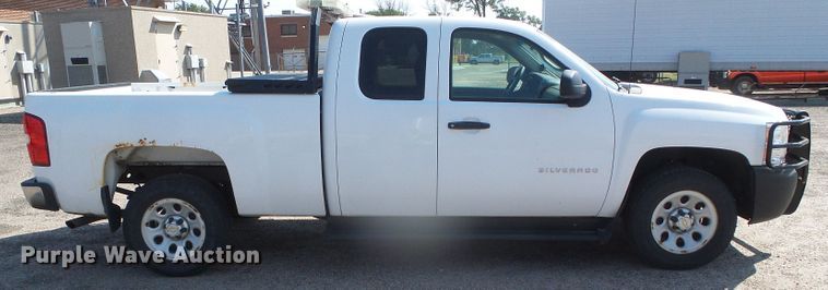 image for item GP9500 2011 Chevrolet Silverado 1500  Ext. Cab pickup truck