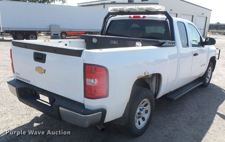 image for item GP9500 2011 Chevrolet Silverado 1500  Ext. Cab pickup truck