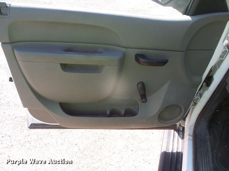 image for item GP9500 2011 Chevrolet Silverado 1500  Ext. Cab pickup truck