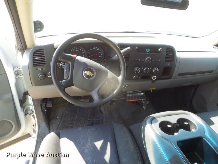 image for item GP9500 2011 Chevrolet Silverado 1500  Ext. Cab pickup truck