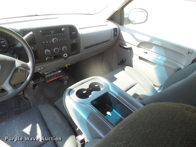 image for item GP9500 2011 Chevrolet Silverado 1500  Ext. Cab pickup truck