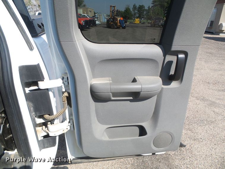 image for item GP9500 2011 Chevrolet Silverado 1500  Ext. Cab pickup truck