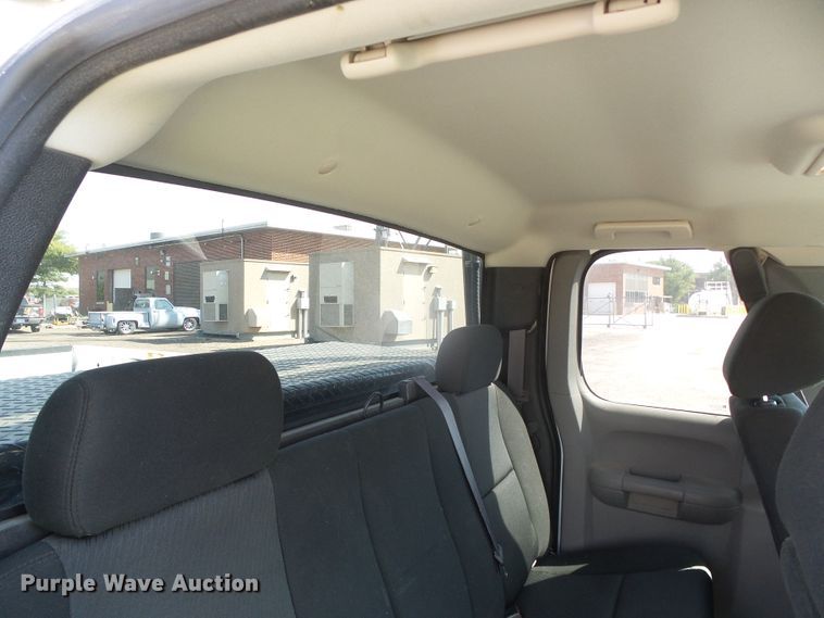 image for item GP9500 2011 Chevrolet Silverado 1500  Ext. Cab pickup truck