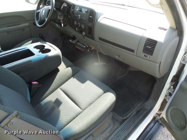 image for item GP9500 2011 Chevrolet Silverado 1500  Ext. Cab pickup truck