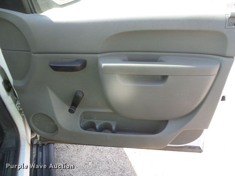 image for item GP9500 2011 Chevrolet Silverado 1500  Ext. Cab pickup truck