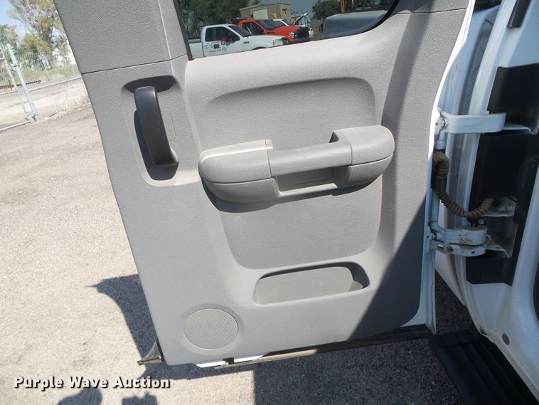 image for item GP9500 2011 Chevrolet Silverado 1500  Ext. Cab pickup truck