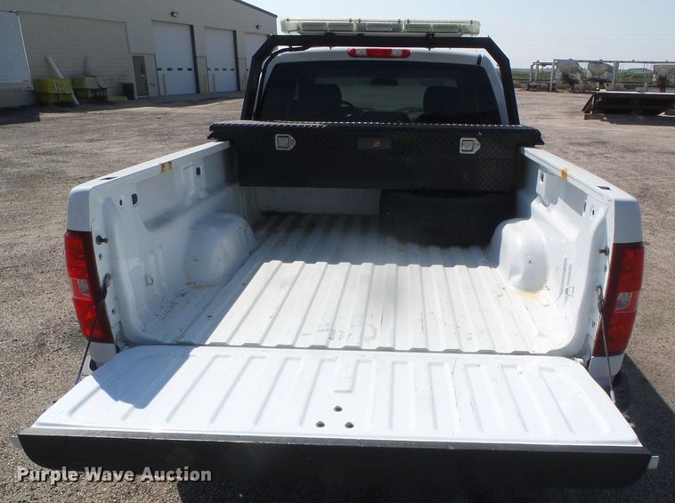 image for item GP9500 2011 Chevrolet Silverado 1500  Ext. Cab pickup truck