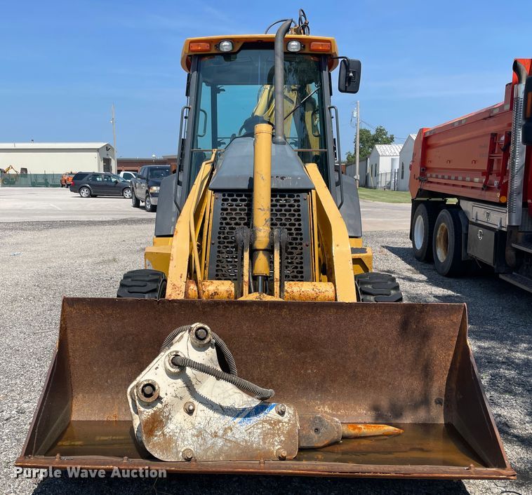 image for item JQ9638 2003 John Deere 310G  backhoe