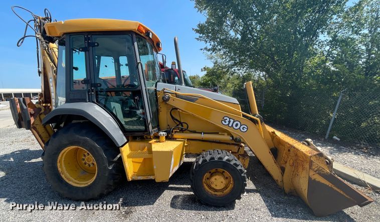 image for item JQ9638 2003 John Deere 310G  backhoe