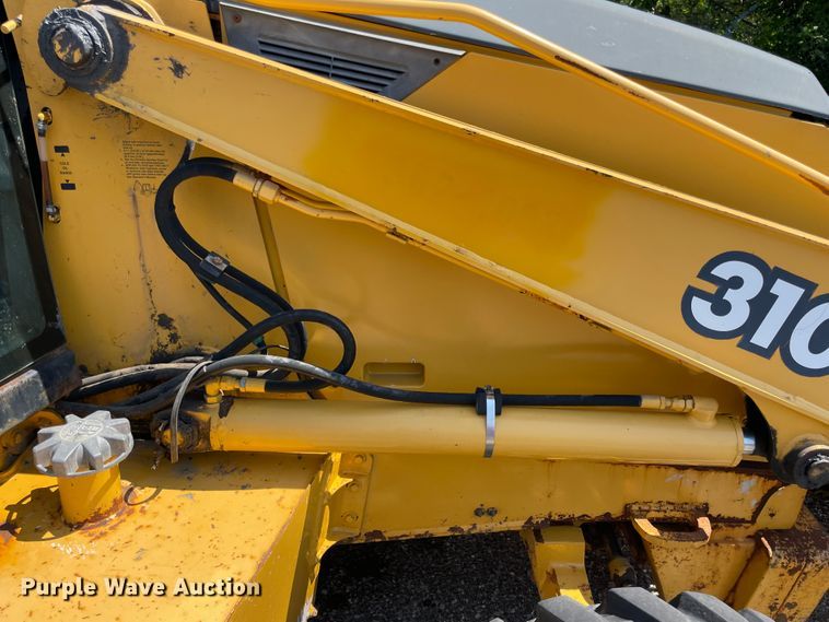 image for item JQ9638 2003 John Deere 310G  backhoe