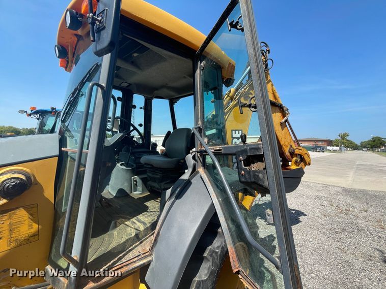 image for item JQ9638 2003 John Deere 310G  backhoe