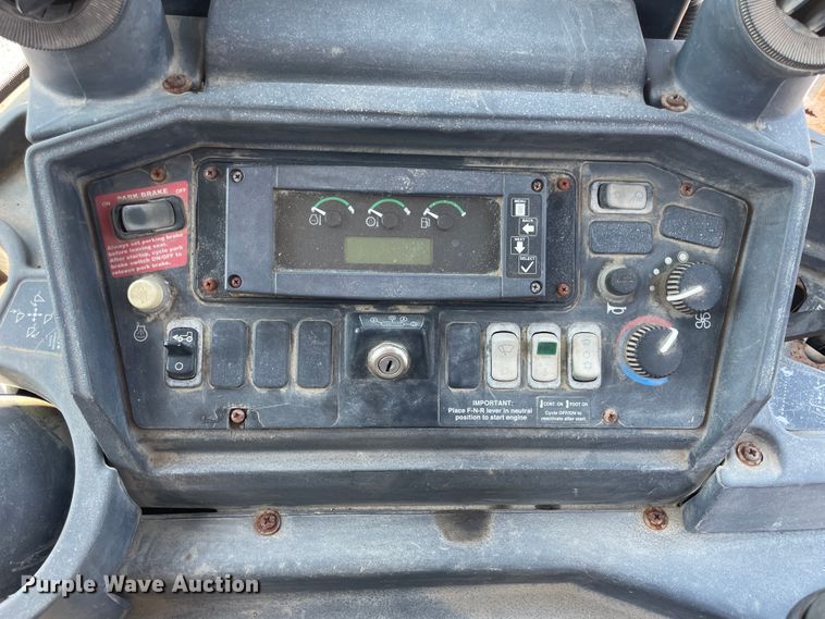 image for item JQ9638 2003 John Deere 310G  backhoe