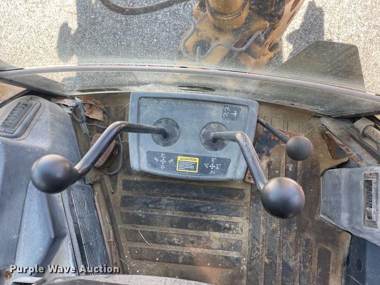 image for item JQ9638 2003 John Deere 310G  backhoe