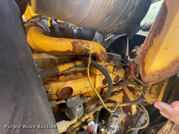 image for item JQ9638 2003 John Deere 310G  backhoe