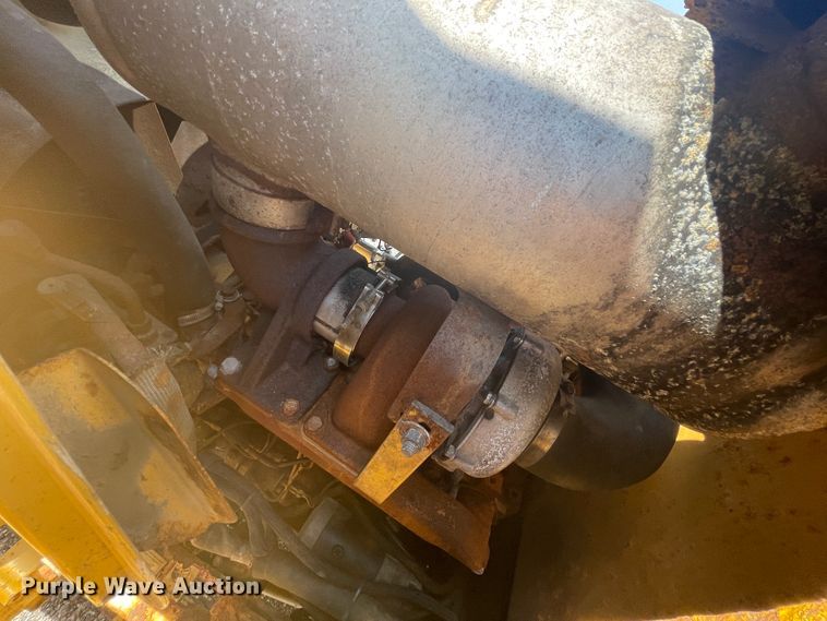 image for item JQ9638 2003 John Deere 310G  backhoe