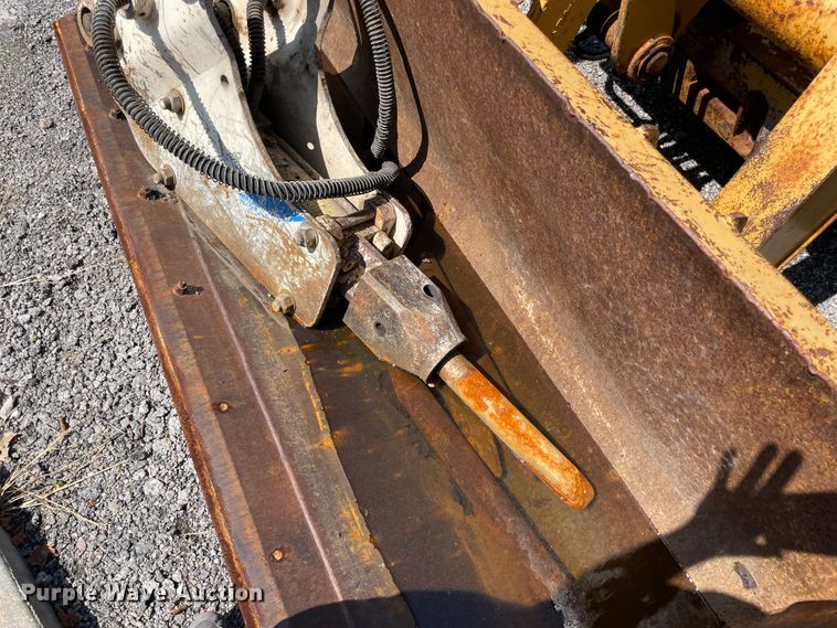 image for item JQ9638 2003 John Deere 310G  backhoe