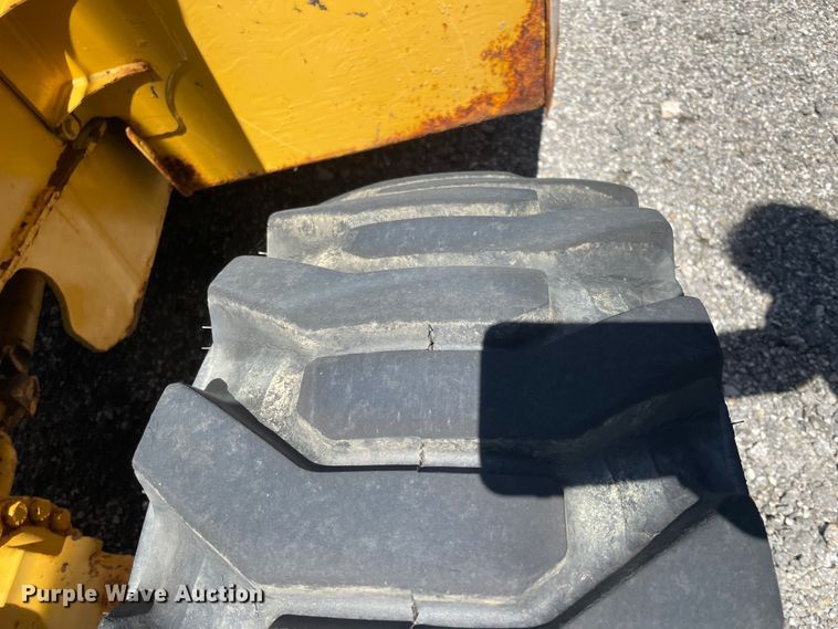 image for item JQ9638 2003 John Deere 310G  backhoe