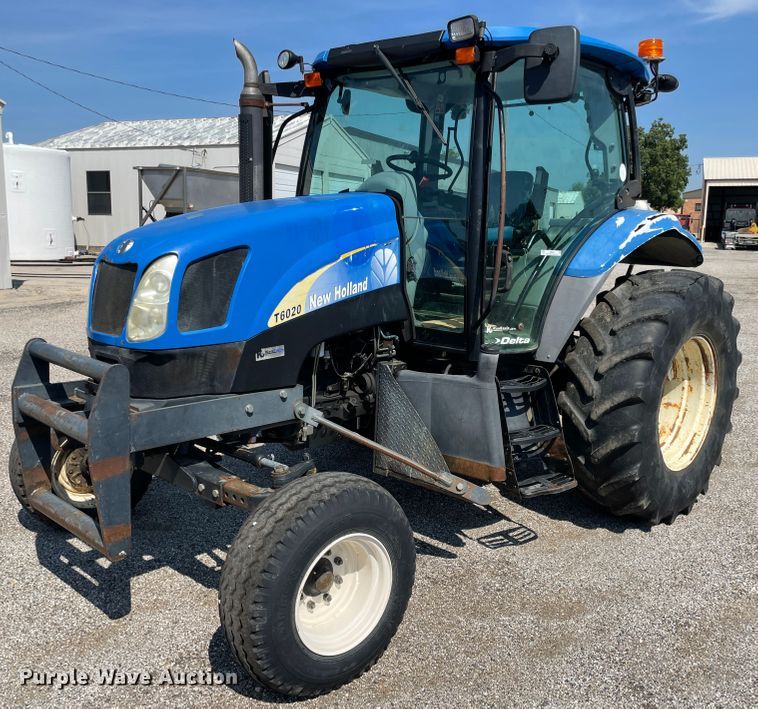 image for item JQ9639 2009 New Holland T6020  tractor
